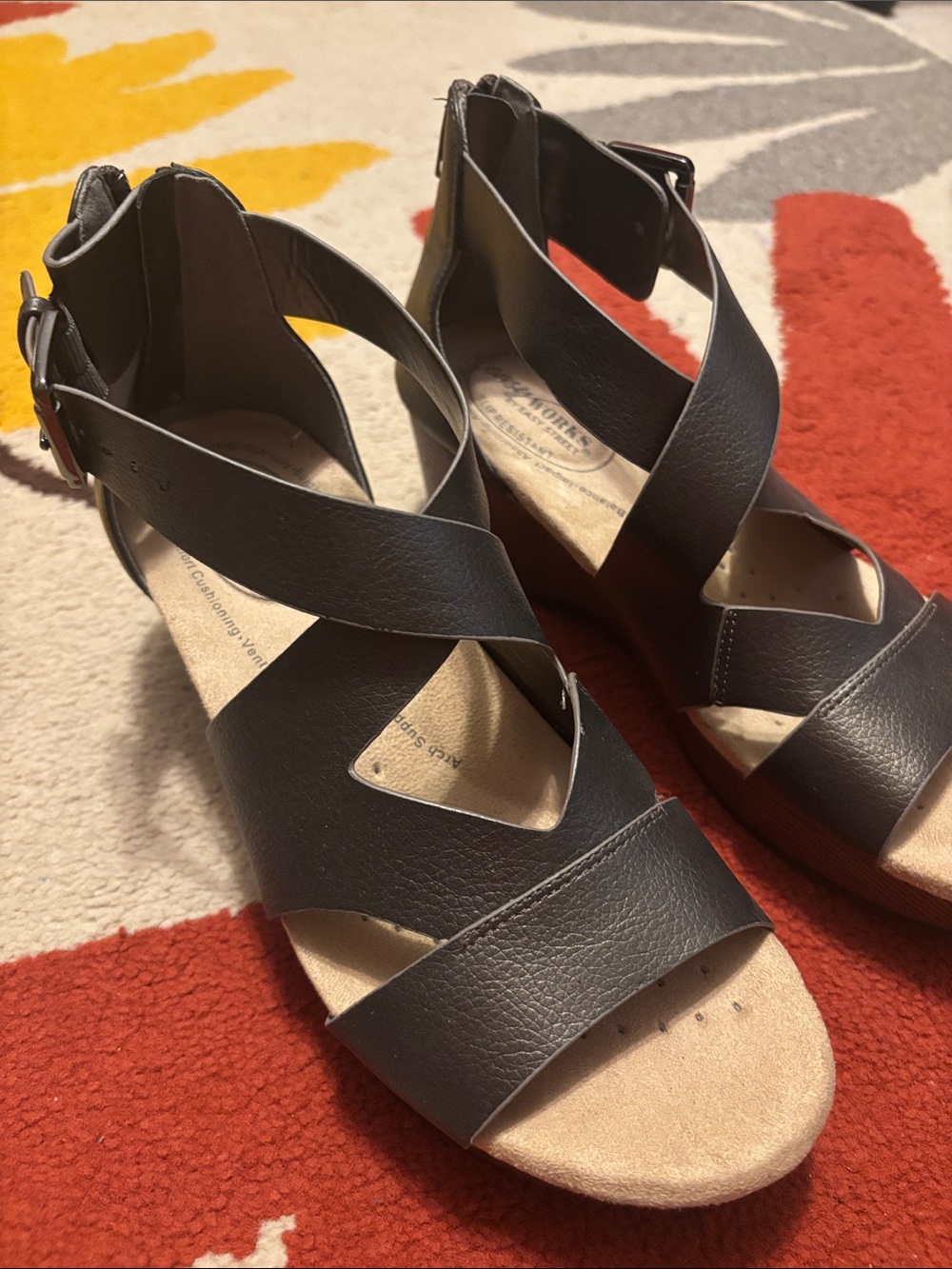 Women’s Easy Works by Easy Street Crisscross Wedge Sandals